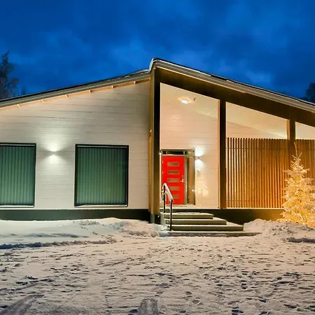 Riverbank Villa *